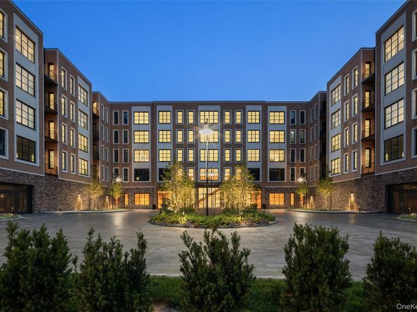 100 Garvies Point Road 1348, Glen Cove NY 11542