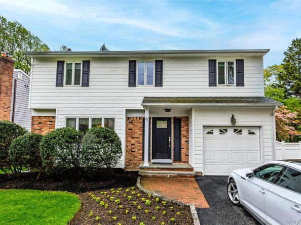 22 W Maple Road, Greenlawn NY 11740
