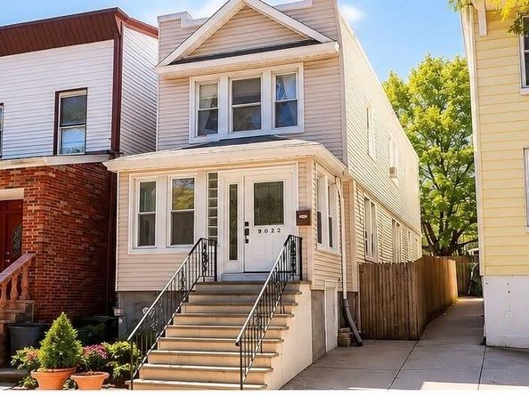 90-22 82nd Road, Glendale NY 11385