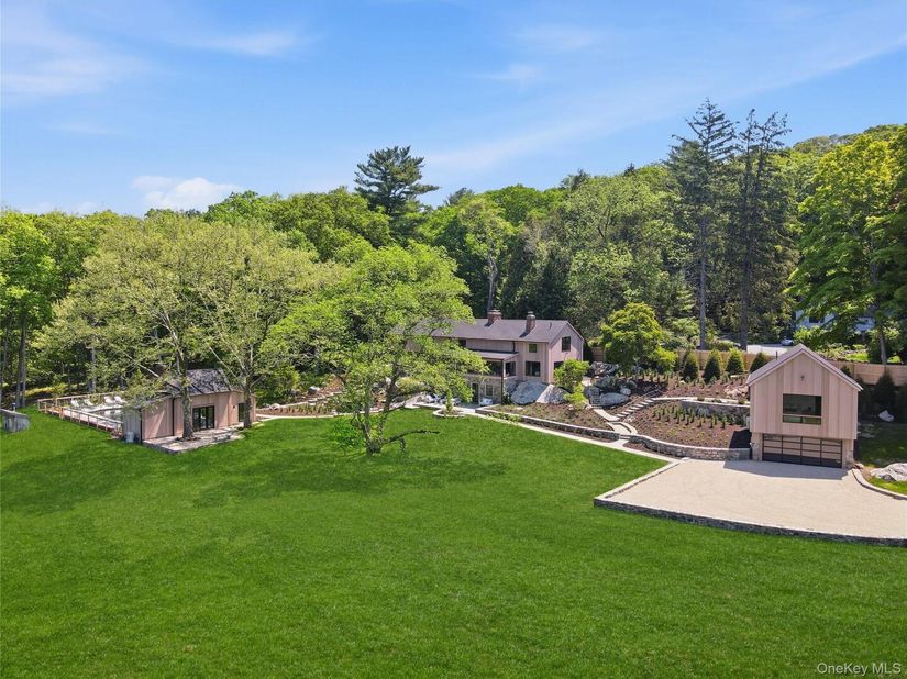 39 Old Snake Hill Road, Pound Ridge NY 10576