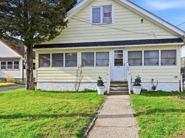 21 Locust Street, Riverhead NY 11901