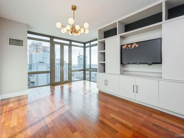 175 Huguenot Street 1605, New Rochelle NY 10801