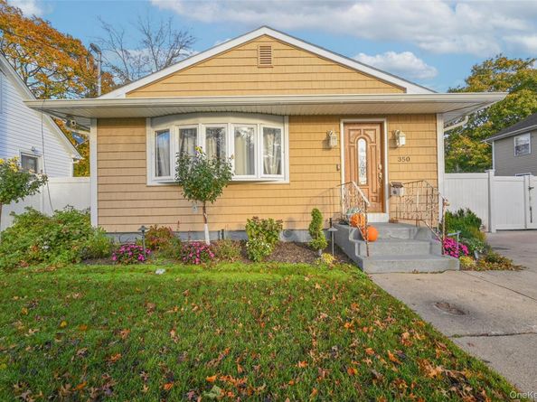 350 Sheridan Street, Westbury NY 11590