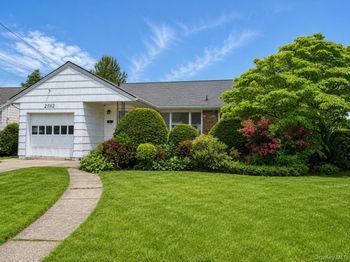 2582 Oceanside Road