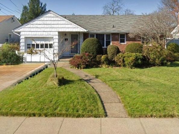 2582 Oceanside Road, Oceanside NY 11572