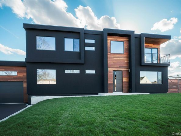 1 Short Lane, Levittown NY 11756