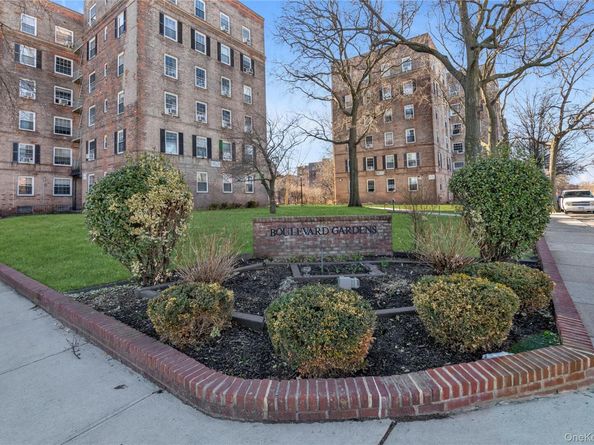 51-40 30th Avenue 5B, Woodside NY 11377