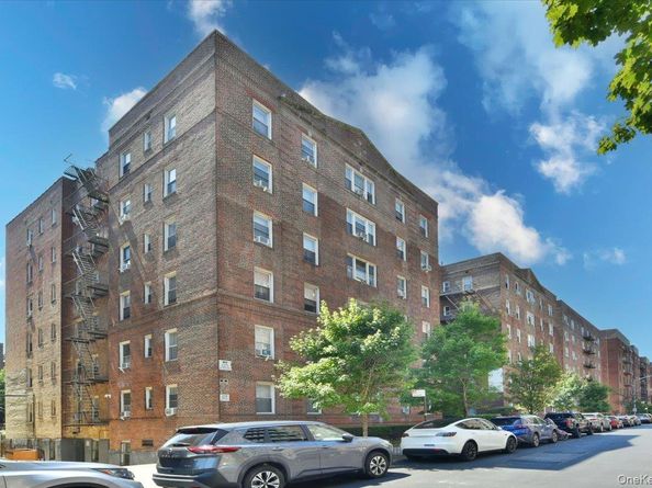 6574 Saunders Street 3H, Rego Park NY 11374