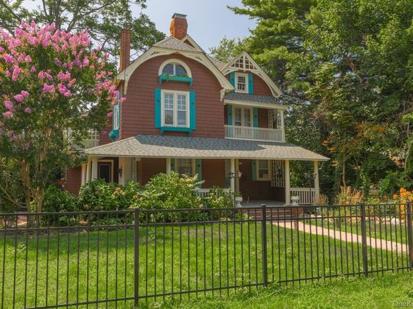 80 Ocean Avenue, Bay Shore NY 11706