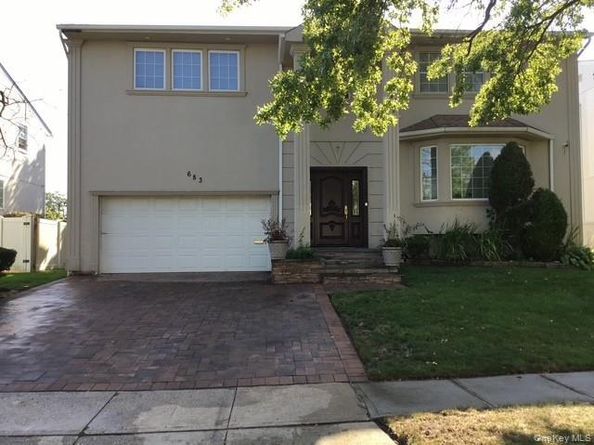 683 VAN DAM STREET VAN DAM Street, North Woodmere NY 11581-3521