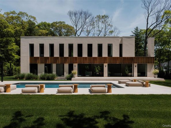 96 Godfrey Lane, Huntington NY 11743