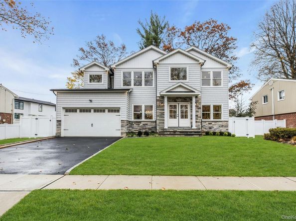 10 Beth Lane, Plainview NY 11803