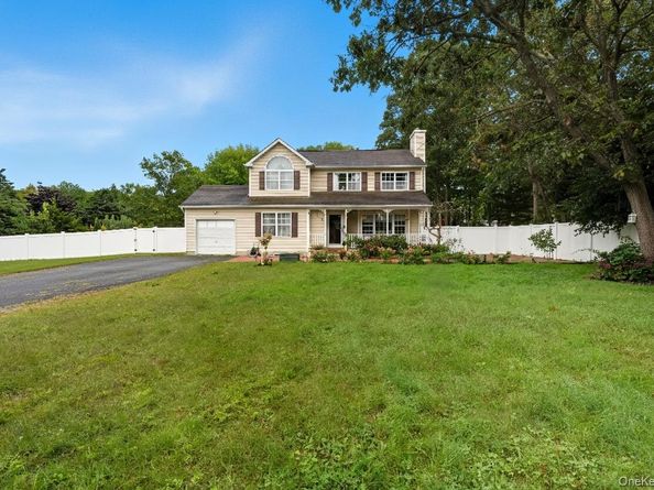 6 13th Street, Selden NY 11784