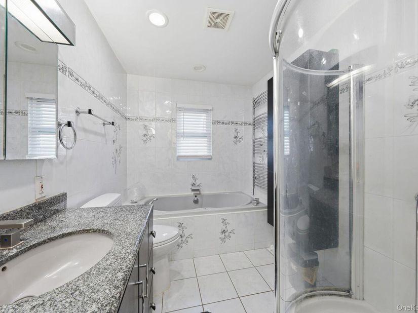 295 union Avenue, Lynbrook NY 11563