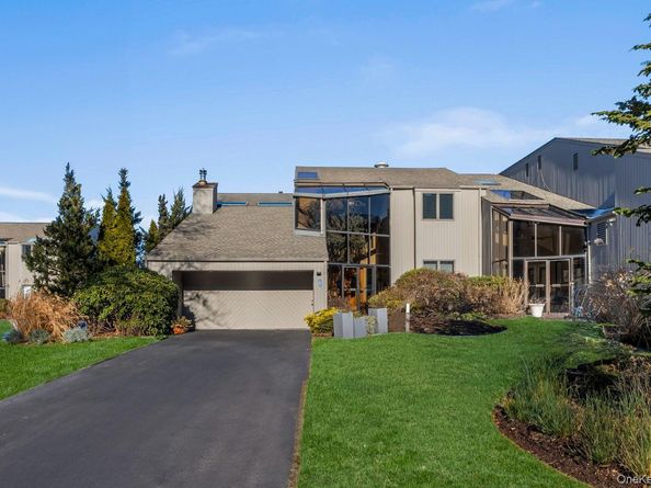 6 Lady Janes Way, Northport NY 11768