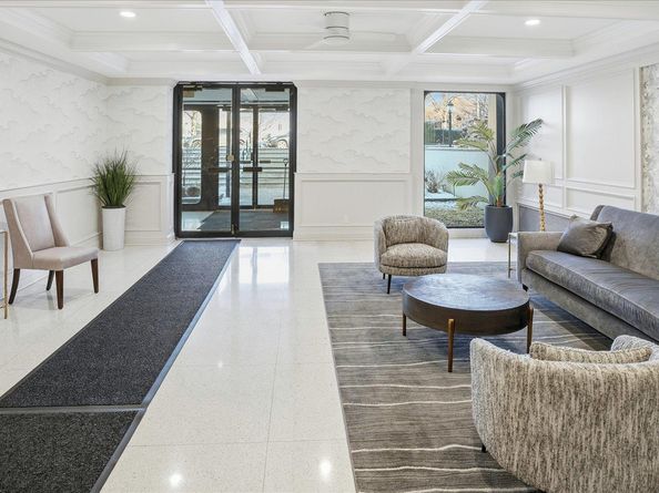 10 Lenox Road 1G, Rockville Centre NY 11570