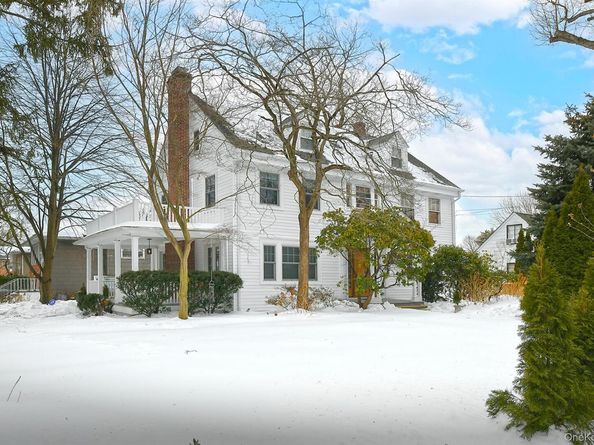 198 Warner Avenue, Roslyn Heights NY 11577