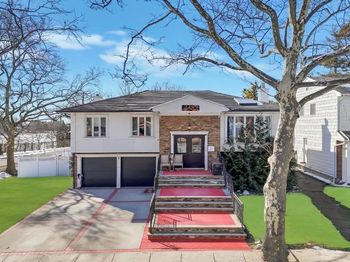 2 Valley Greens Drive