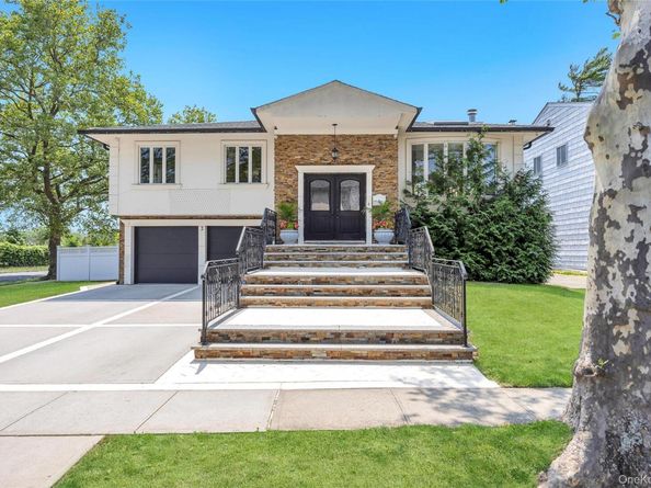 2 Valley Greens Drive, North Woodmere NY 11581