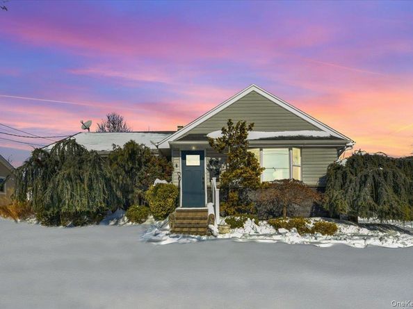 1721 Michael William Road, North Merrick NY 11566