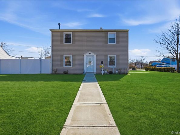 102 Old Farm Road, Levittown NY 11756