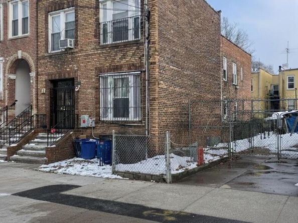 189 Minna Street, Brooklyn NY 11218