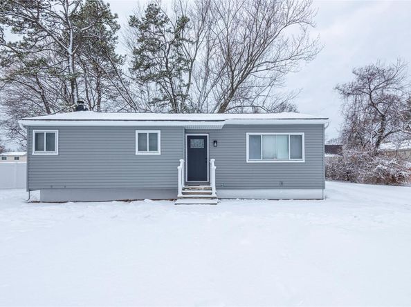 78 S 23RD Street, Wyandanch NY 11798