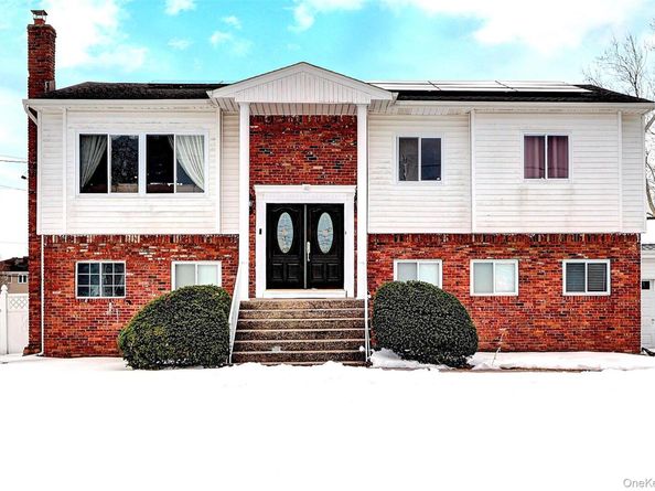 40 Scholar Lane, Commack NY 11725