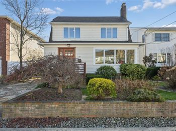 109 Longworth Avenue