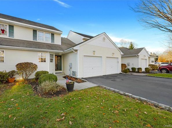 70 Strawberry Commons, Riverhead NY 11901