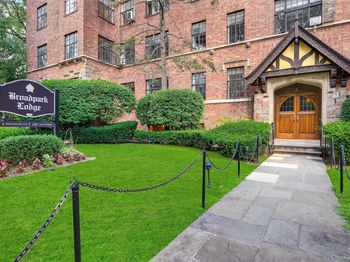 2 Westchester Avenue