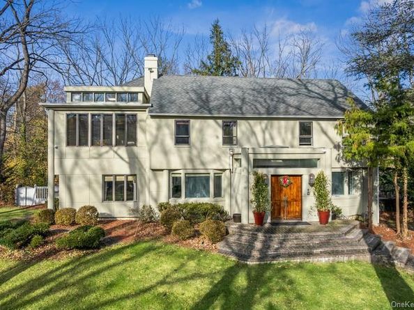 6 The Maples, Roslyn NY 11576