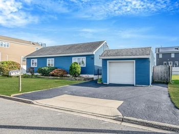 33 E. Seacrest Avenue