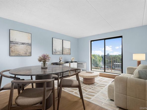 687 Bronx River Road 7C, Yonkers NY 10704