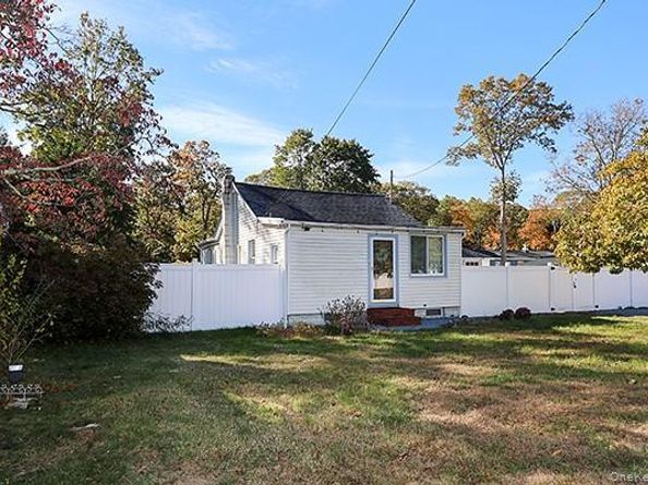 44 Orchard Street, Hauppauge NY 11788