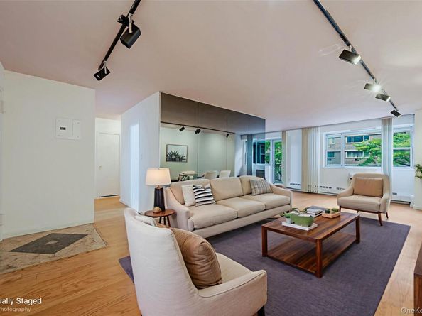 52-30 39th 3V, Woodside NY 11104