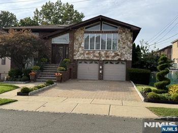 535 Hillside Avenue