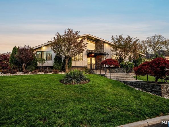 22 Berkshire Place, Englewood Cliffs NJ 07632