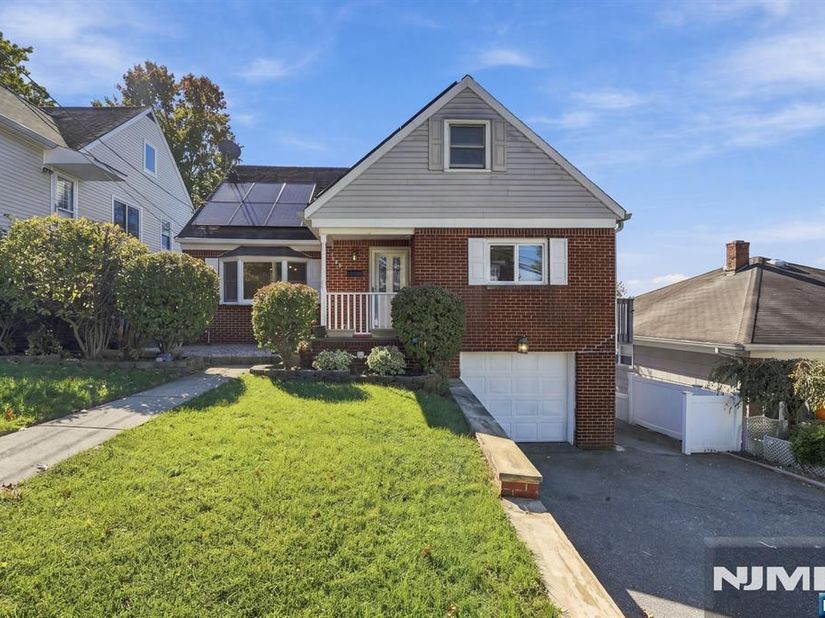 598 Elm Avenue, Ridgefield NJ 07657