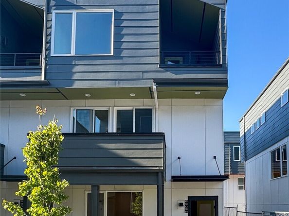 6909 42nd Avenue S A, Seattle WA 98118