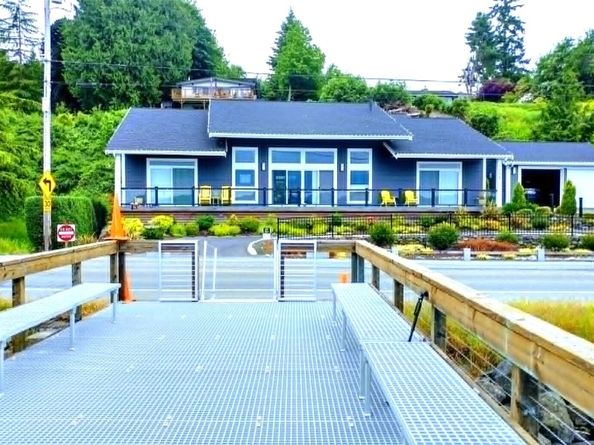 1253 Beach Drive E, Port Orchard WA 98366