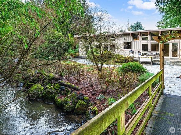 16 Cascade Key, Bellevue WA 98006