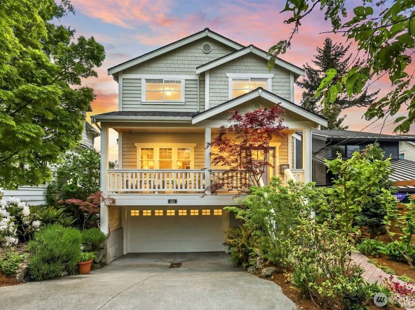 621 NE 77th Street, Seattle WA 98115