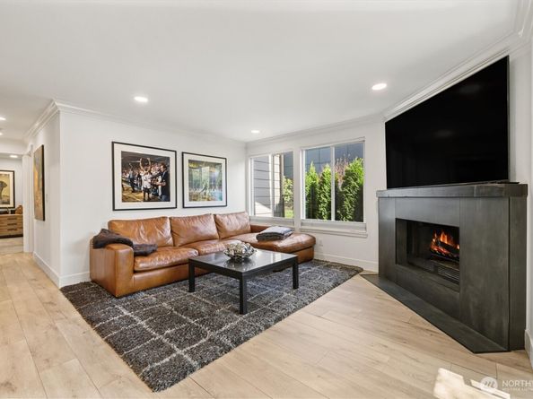 10813 NE 147th Lane N102, Bothell WA 98011