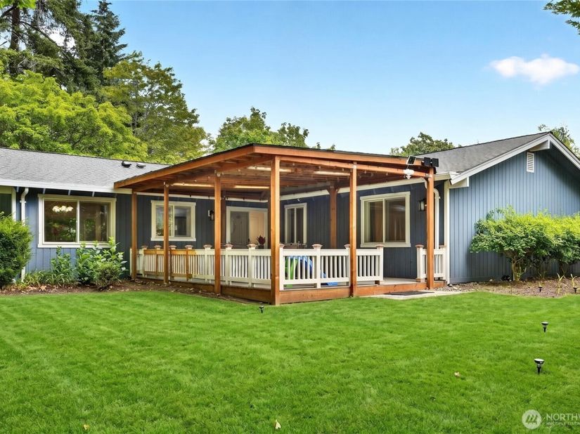 11527 113th Place NE, Kirkland WA 98033