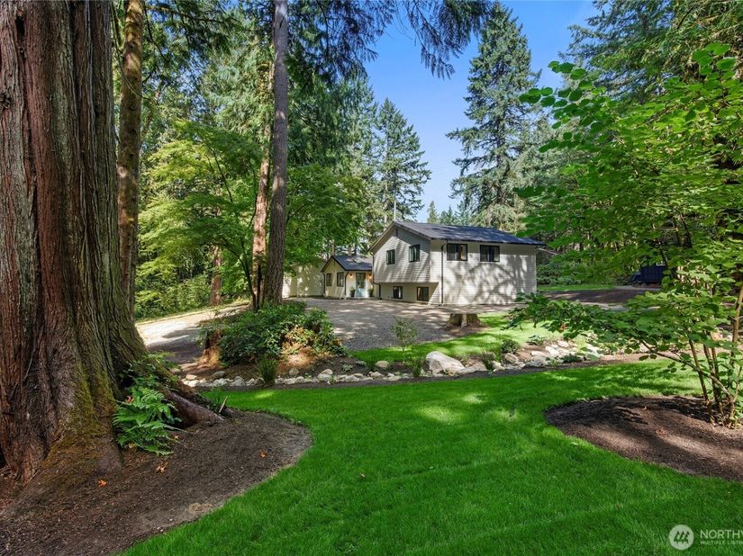 6894 NE Koura Road, Bainbridge Island WA 98110