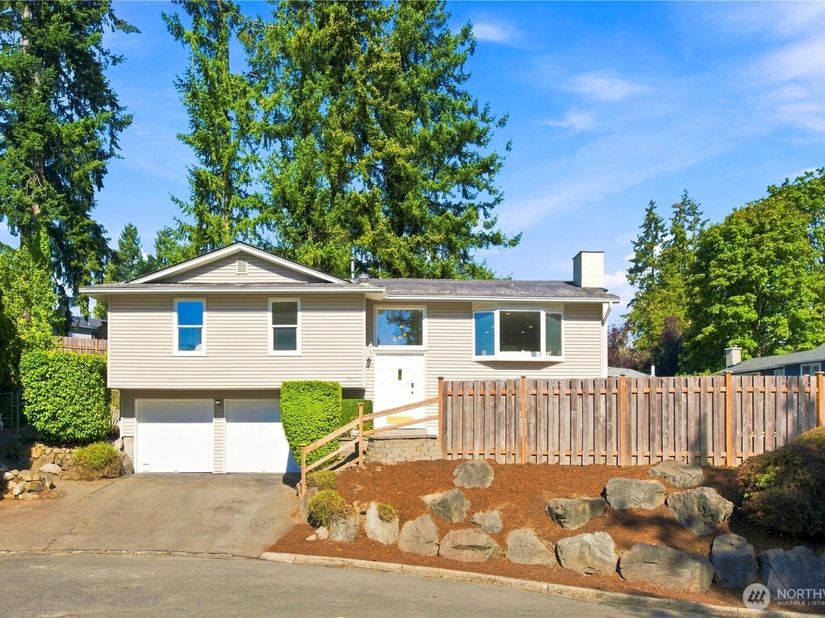 17219 NE 16th Place, Bellevue WA 98008