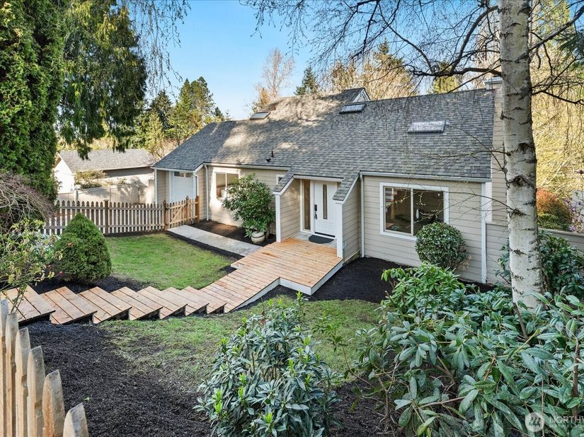 16018 36th Avenue NE, Lake Forest Park WA 98155