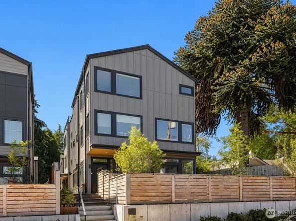 1255 NE 100th Street, Seattle WA 98125