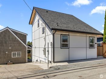 2623 Grand Ave